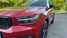 Volvo Xc40 2.0 B4P R DESIGN Pro 5dr AWD Auto Petrol Estate